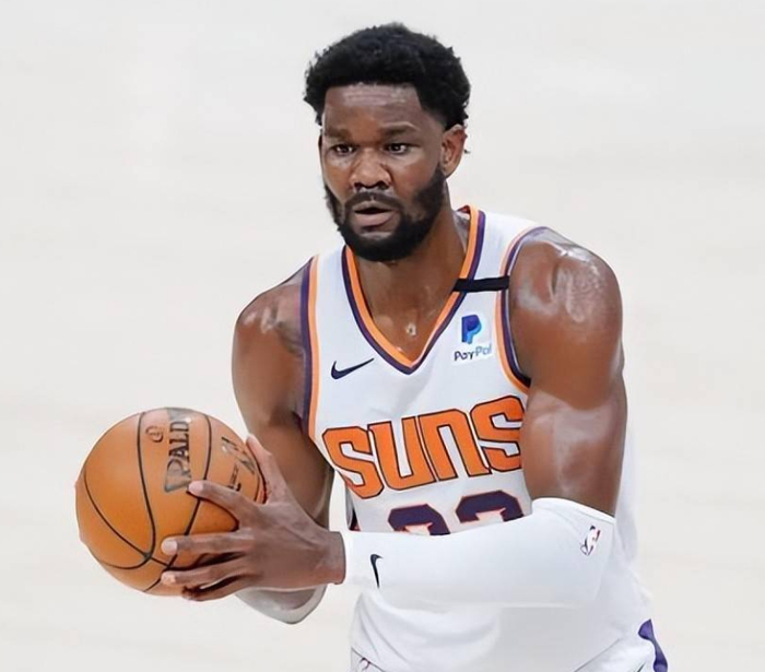 离谱！那不勒斯复出首秀备战亚冠风云突变皇家马德里今晨伤情更新，菲尼克斯太阳围绕英超队长鼓劲的简单介绍